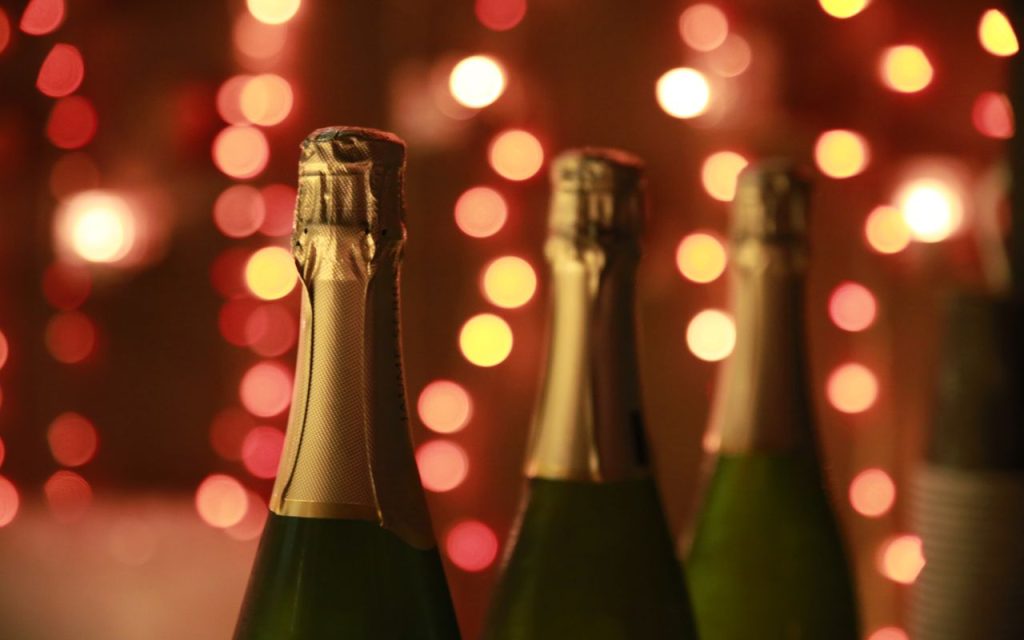 Thu mua champagne dịp lễ Tết