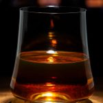 Thu mua rượu whisky cao cấp tại quầy bar